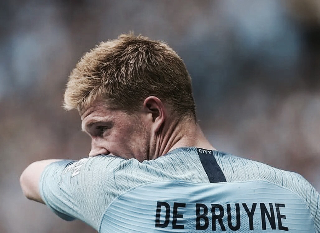 国际乒联最新单打排名：王楚钦、孙颖莎列榜首（最新乒坛单打榜出炉：王楚钦与孙颖莎双双登顶）