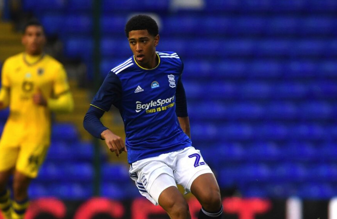 姆巴佩双响＋助力皇马重回胜轨＋15轮16球＋进球数多于西甲10队！（姆巴佩梅开二度助皇马重回正轨：15轮16球，个人进球数已超西甲10队）