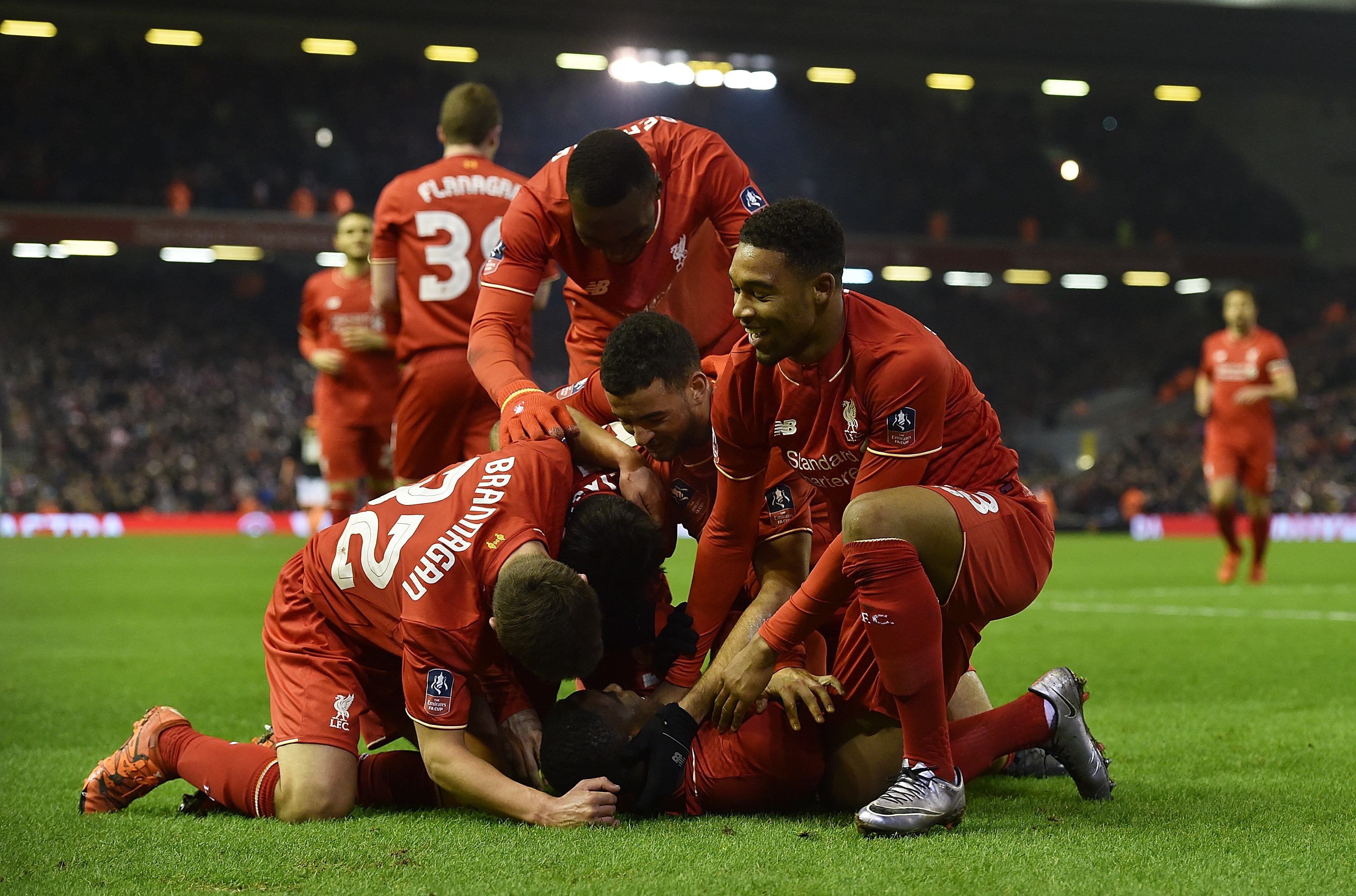 英超积分榜更新：曼城领先优势扩大,（英超积分榜最新：曼城进一步拉开领先差距）