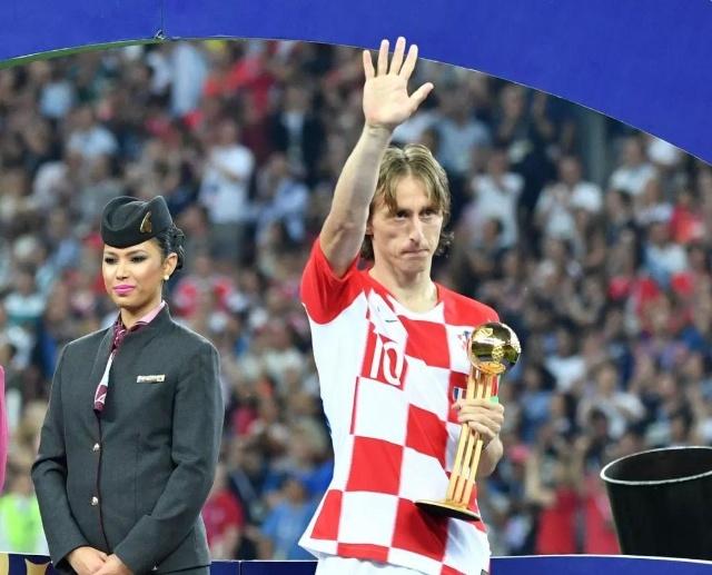 狼记：爱德华兹在末节告诉教练组，他不想按常规轮换下场休息（狼记：末节爱德华兹向教练组表态，拒绝按常规轮换下场休息）