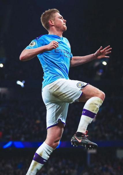 中场大师又送逆天传球（中场指挥官再献神级直塞）