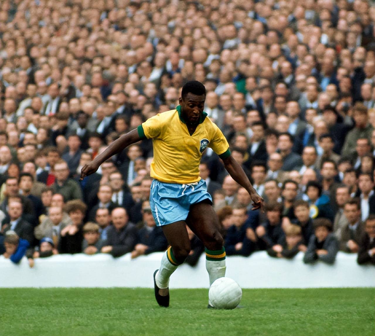 意足协主席：如果我辞职意大利就能拿世界杯，我愿意离开（意大利足协主席：若我下台能换来世界杯，我愿立即辞职）