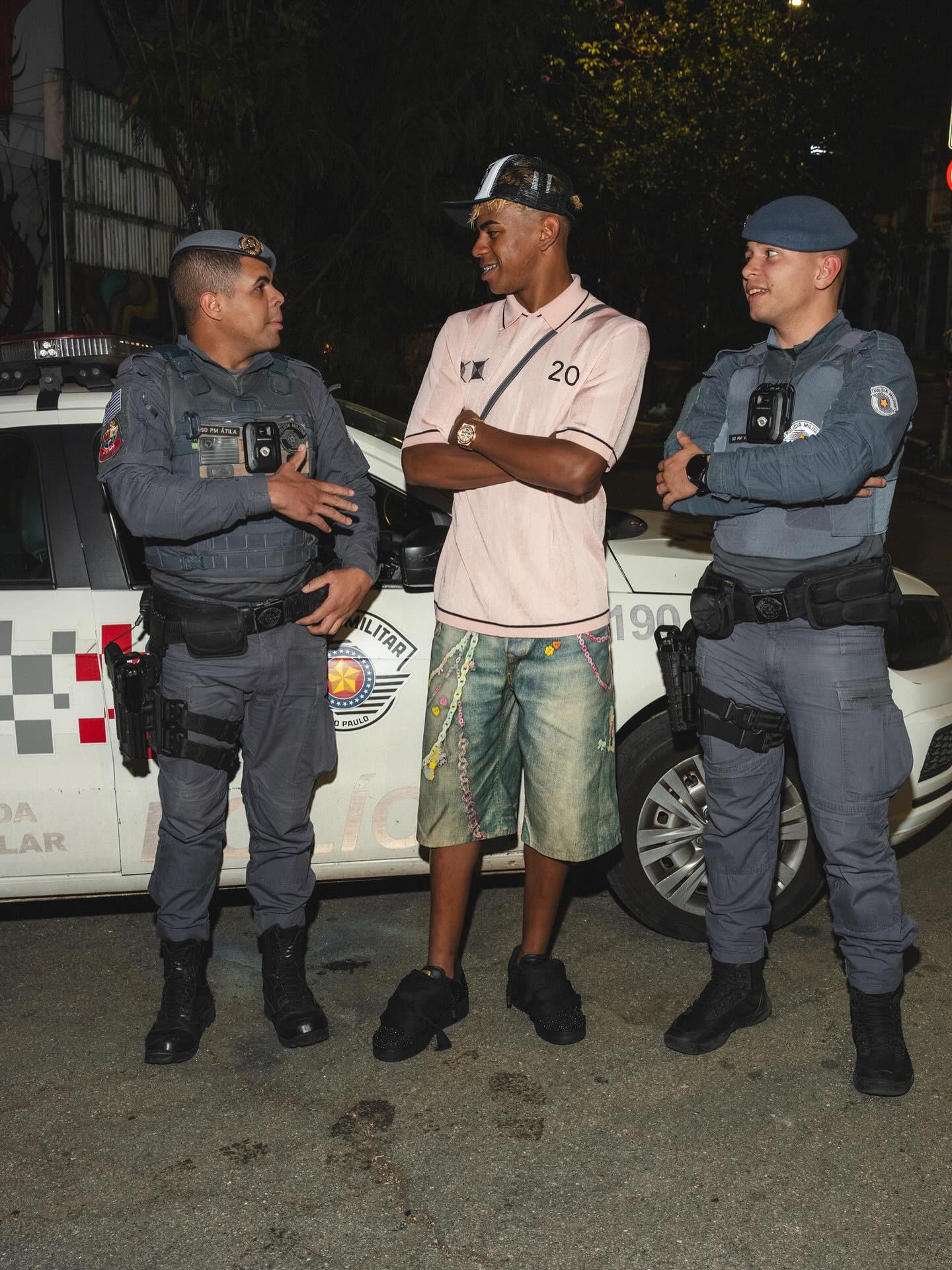 伊尔迪兹：胜利永远属于全队，我很高兴能为戴维送出助攻（伊尔迪兹：团队的胜利最重要，很高兴助攻戴维）