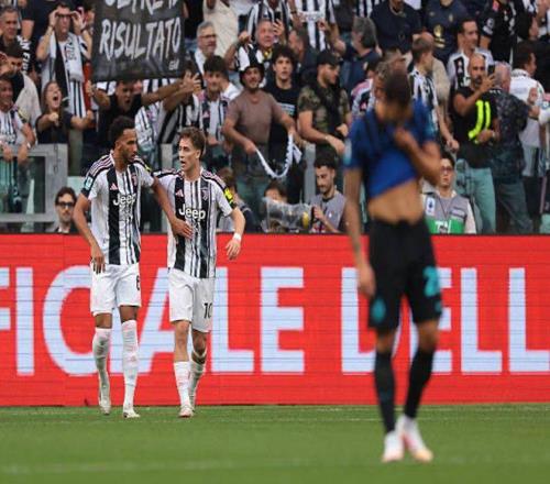 河南队本赛季通过定位球总计打入29球，位列中超所有球队之首（河南队本赛季定位球进球达29个，领跑中超）