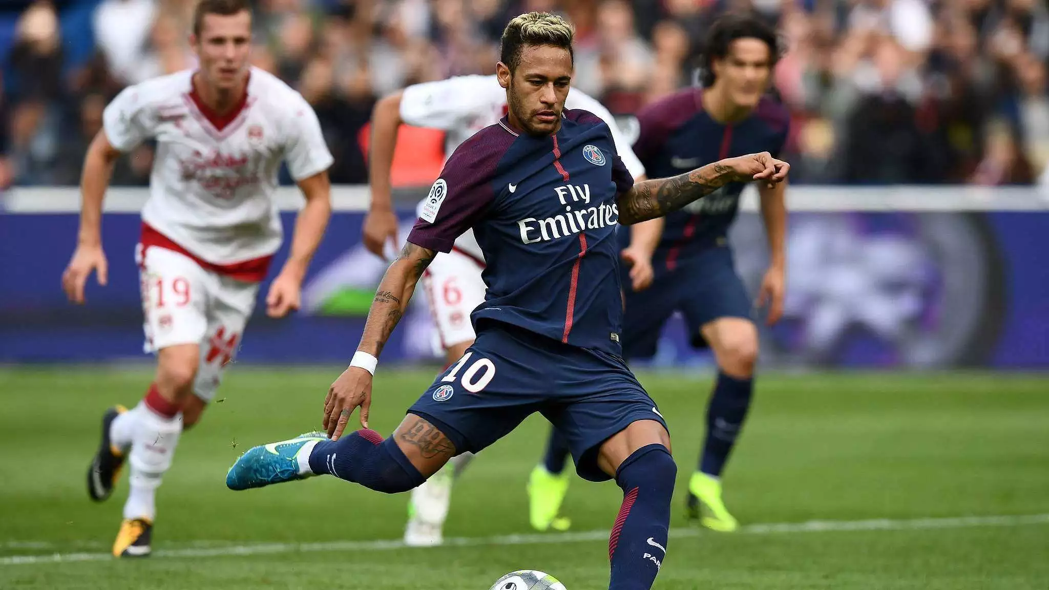 他明明能投，却选择了传（明明能出手，他偏要分球）