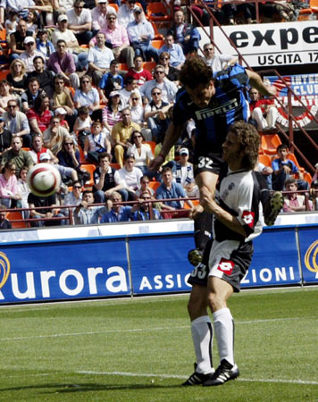 半场：国米0-0闷平比萨，劳塔罗、皮奇尼尼造险（半场战报：国米与比萨互交白卷，劳塔罗与皮奇尼尼先后制造险情）