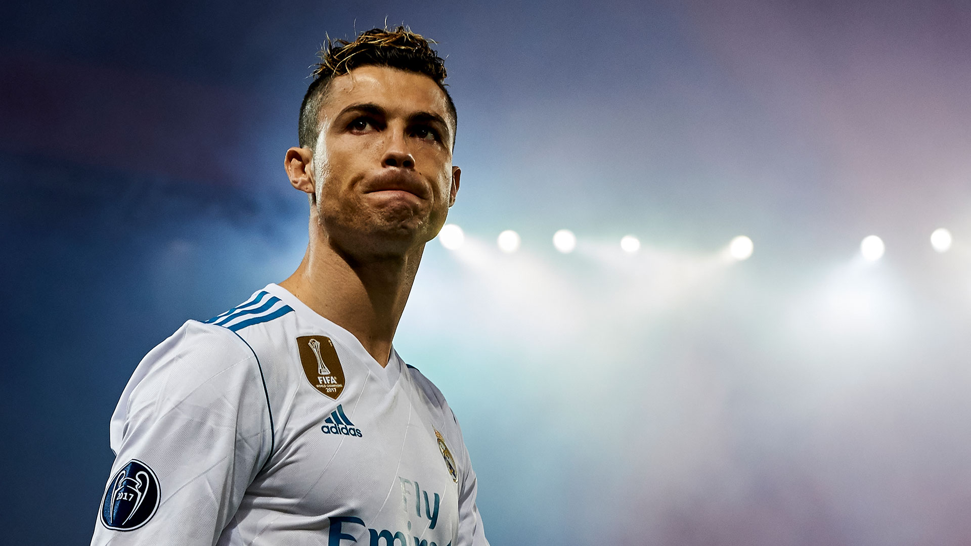 孔蒂：因为伤病我们的中场已经空了，希望坏运气能离我们远去（孔蒂：伤病致中场告急，盼霉运早日远离我们）