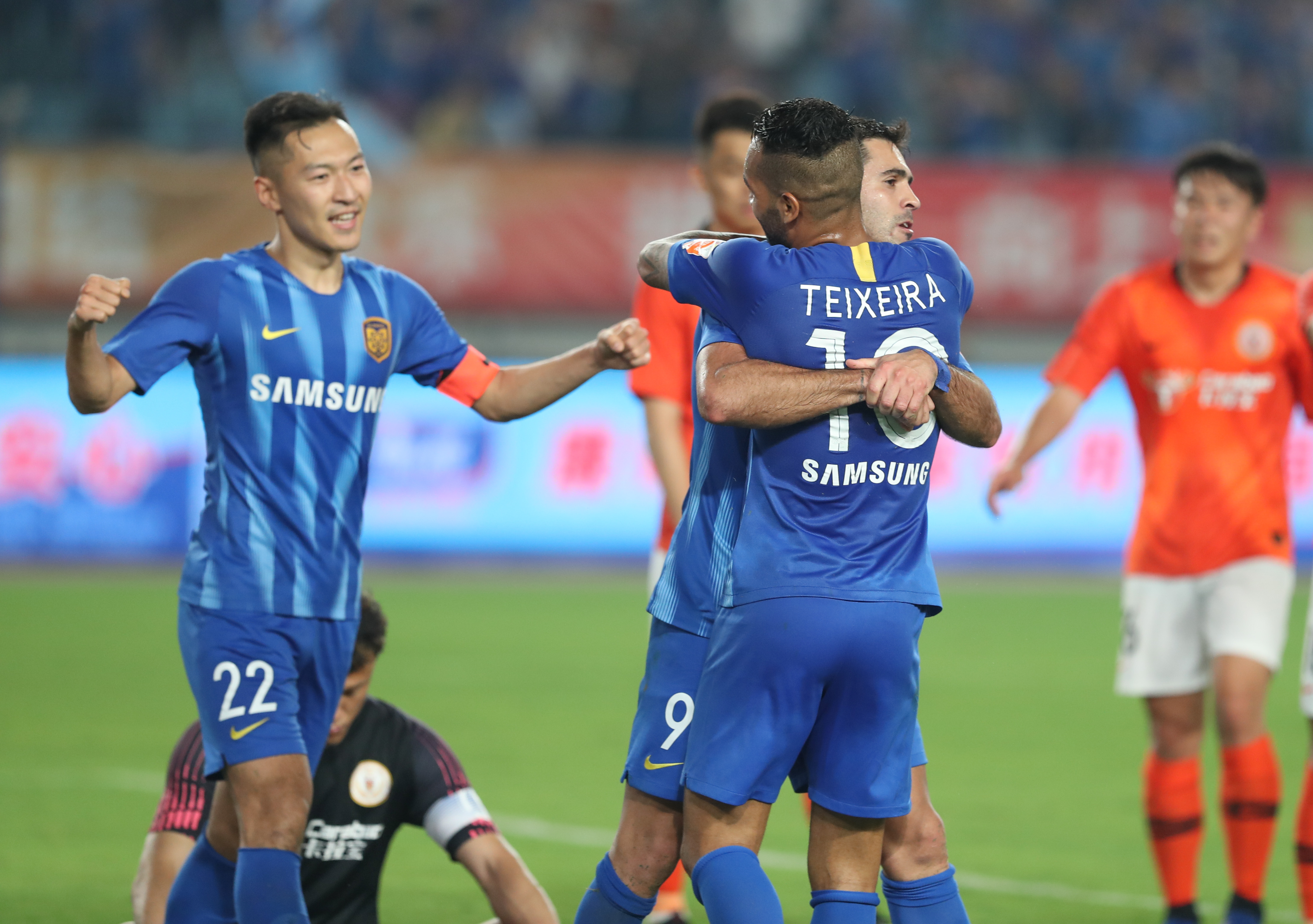 震惊+1！美记：我本以为保罗是快船队史首个退役球衣的球员（意外！美记者：原以为快船首件退役球衣会属于保罗）