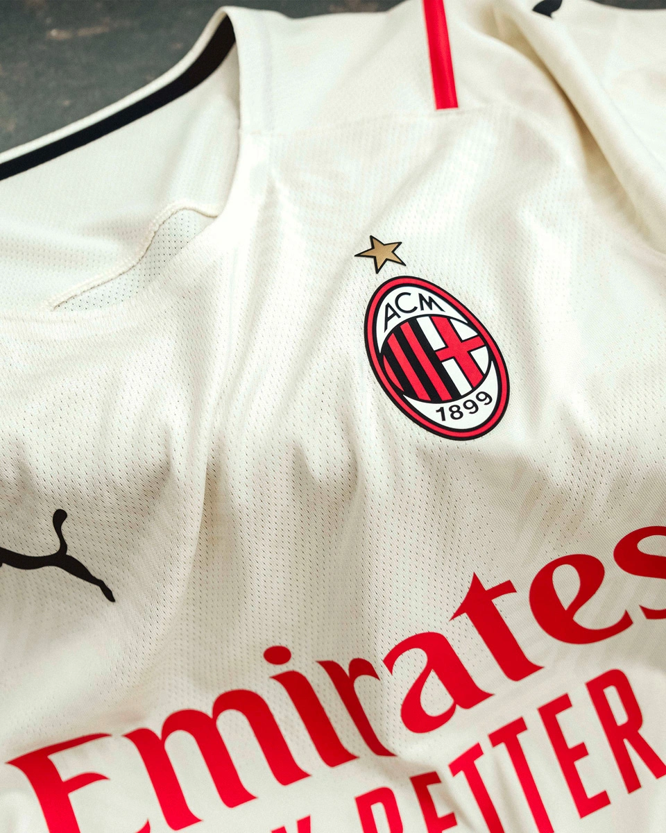 美记：鹈鹕不想直接裁掉锡安，但他最多也就能换个次轮签（美媒称：鹈鹕无意直接裁掉锡安，其交易回报顶多只是一个次轮签）